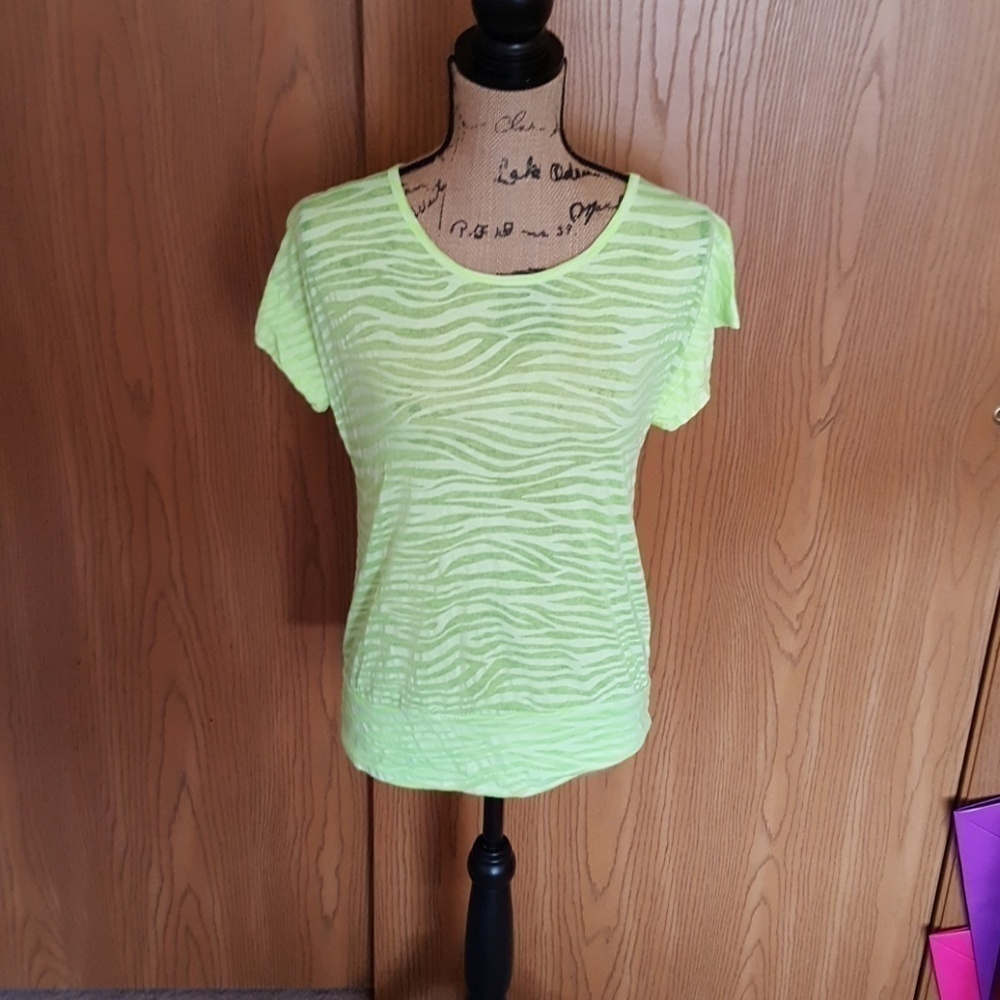 Large Maurices neon green zebra print t-shirt.